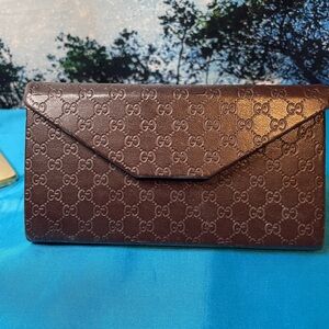 Gucci Brown Monogram Beauty Clutch Glasses Case Folds Down for Storage